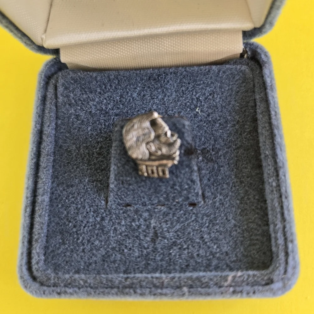Vintage Tie Tack or Lapel Pin